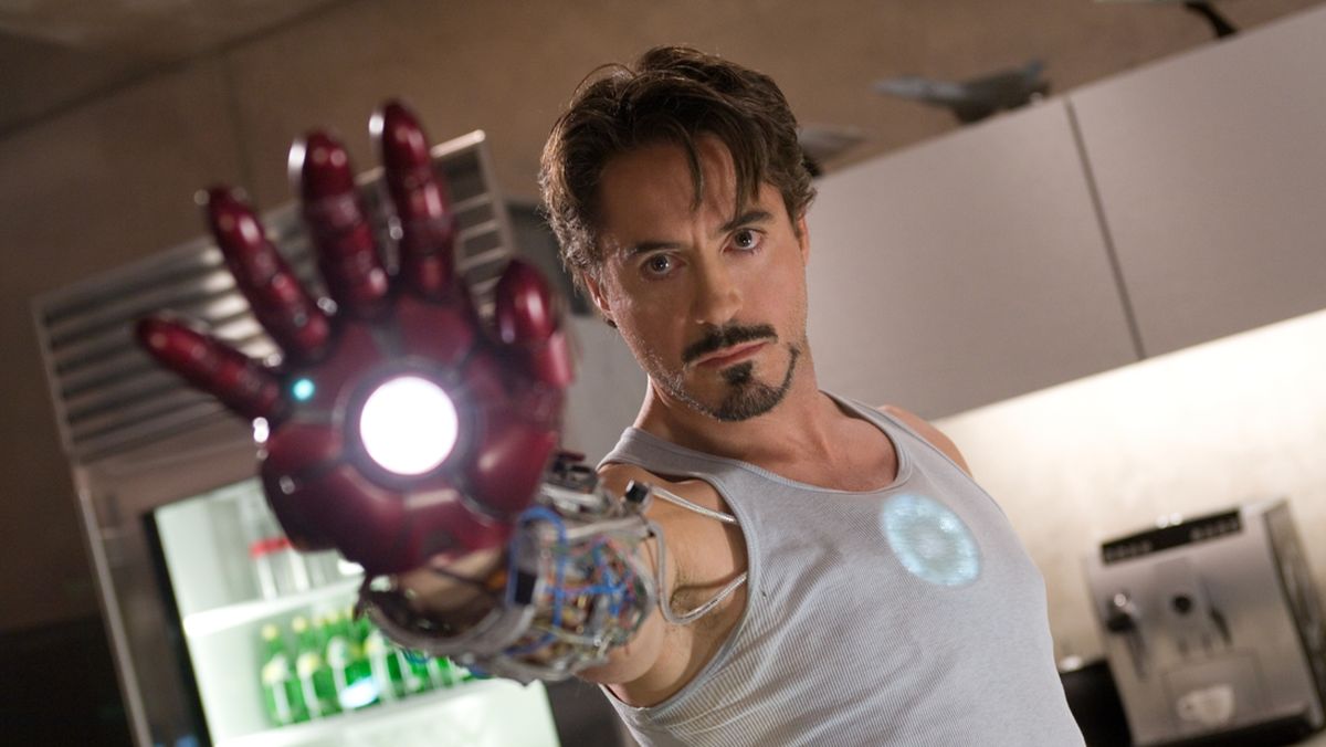 Tony Stark adalah pemilik Stark Industries
