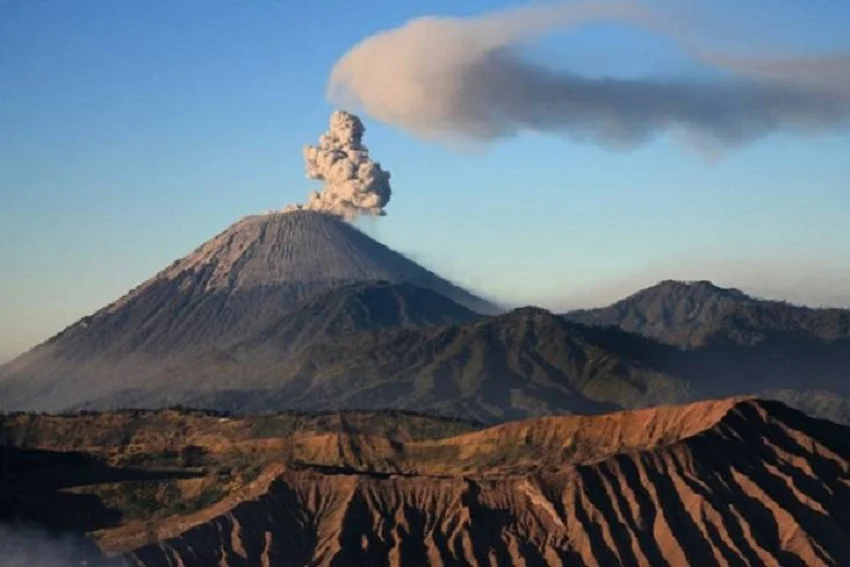 Gunung Meletus