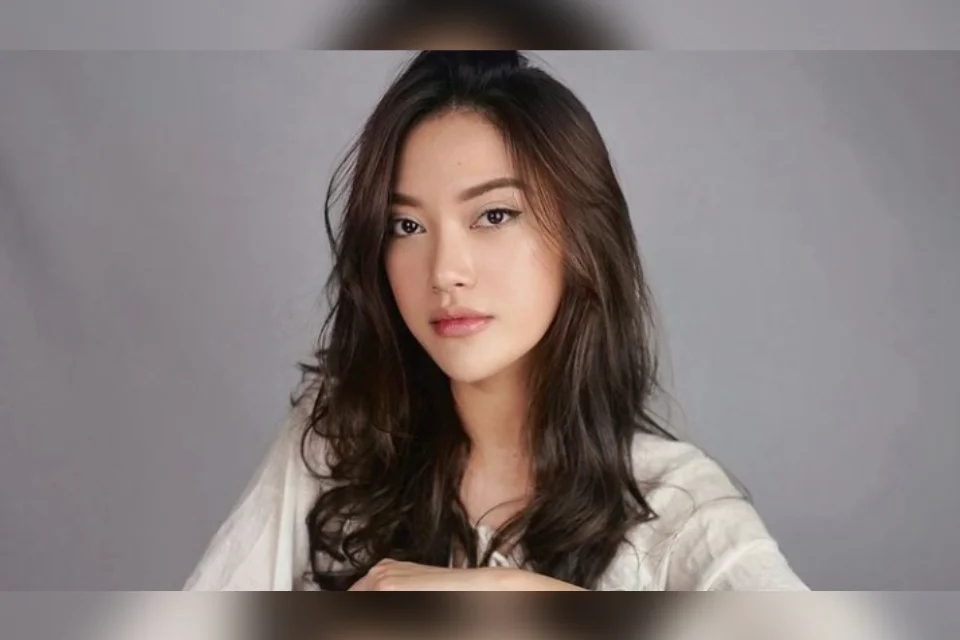 Rahasia Kesuksesan Dindra Nashriyah: Mengubah Popularitas Digital Menjadi Bisnis Nyata