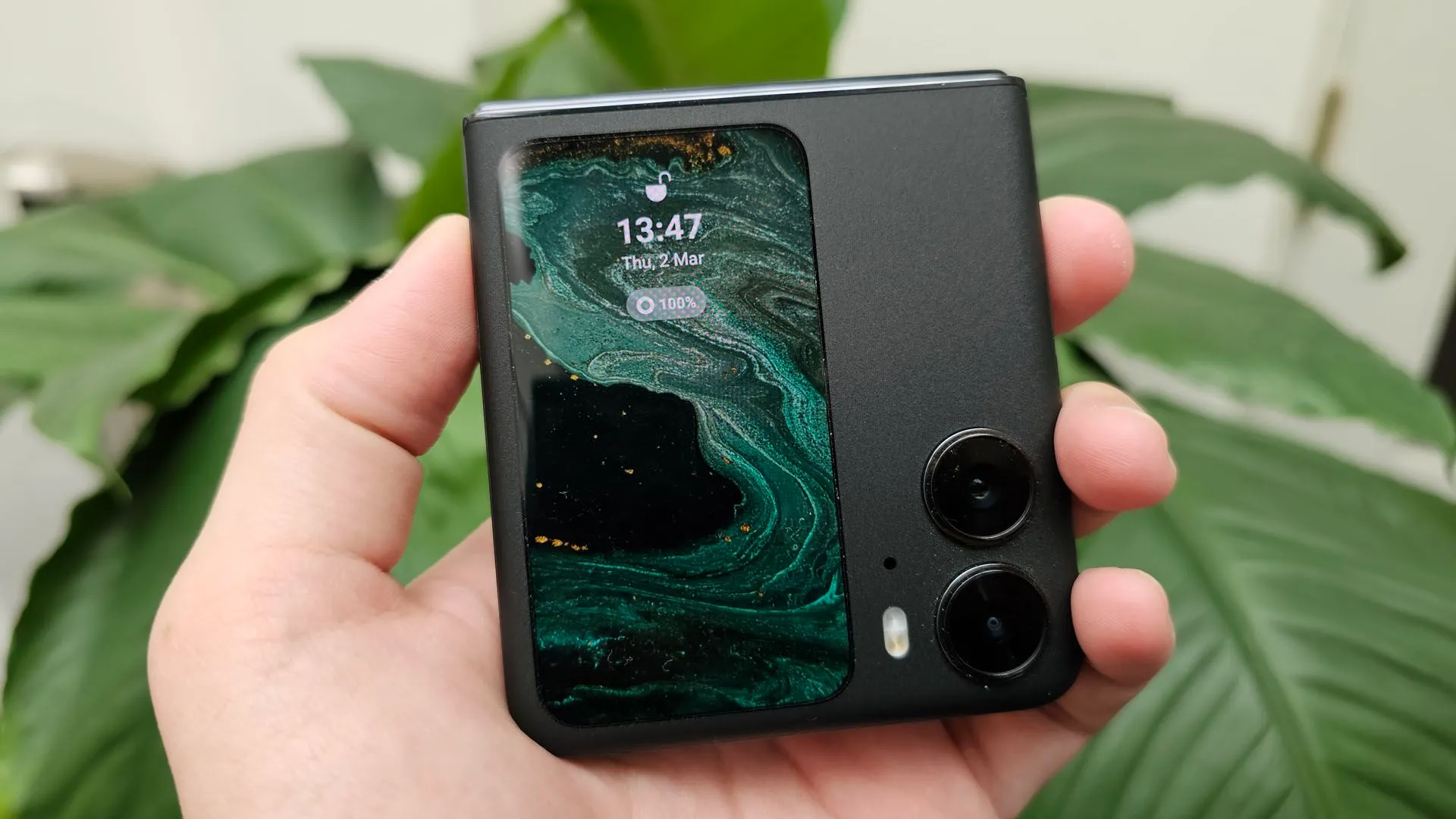 Desain Compact dengan Sentuhan Futuristik Oppo Find N2 Flip