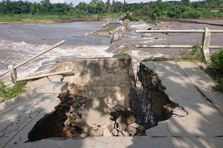 Bendungan Kedungrejo Jebol