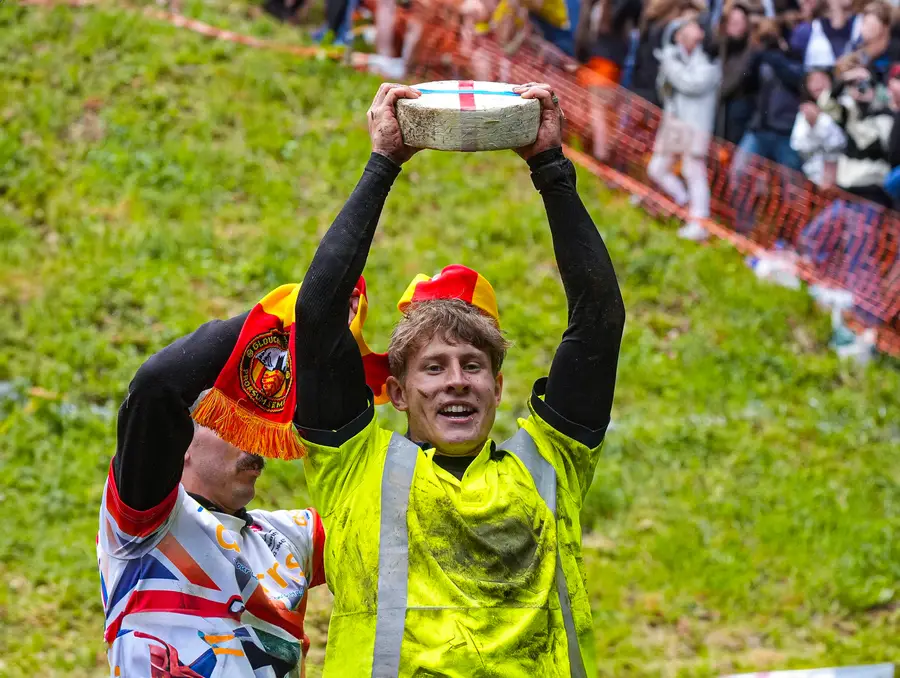 Nilai Kebersamaan dalam Kegilaan Cheese Rolling