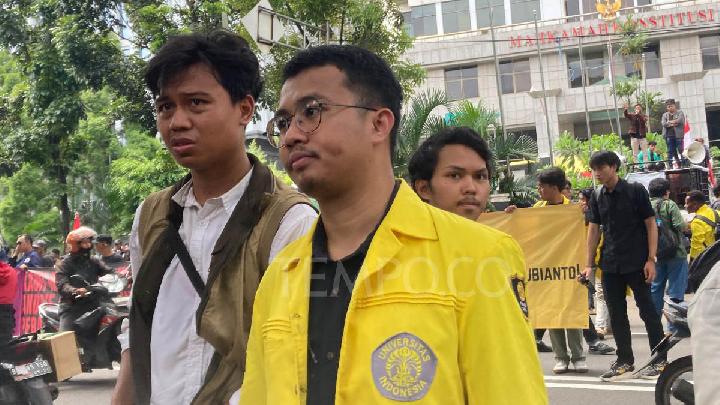 Suara Mahasiswa dalam Demo BEM UI