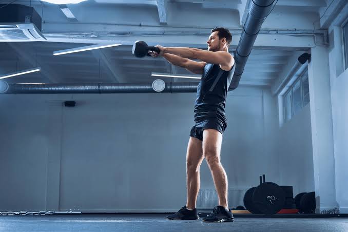 Mengapa Kettlebell Swing Cocok untuk Program Menaikkan Berat Badan